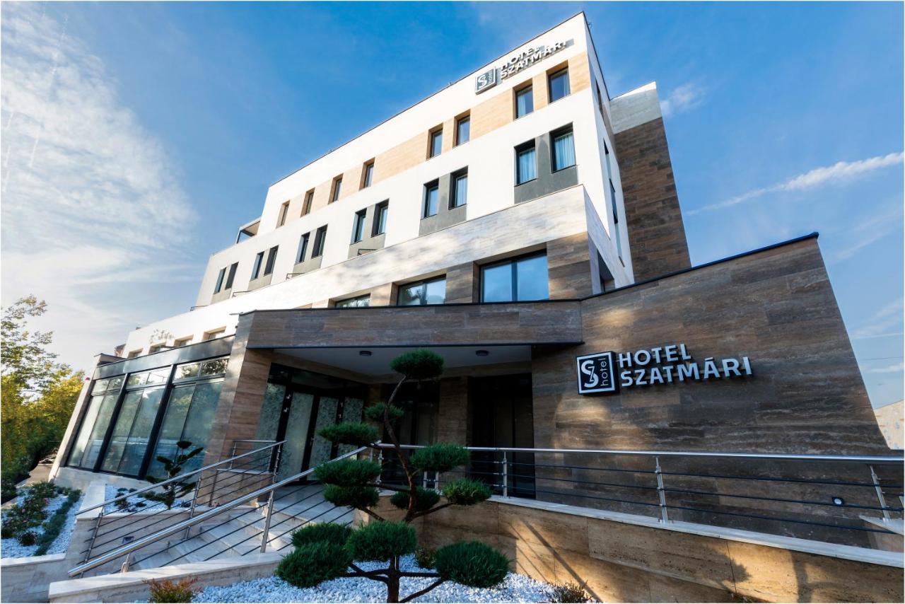 Hotel Szatmari & Etterem Jászberény エクステリア 写真