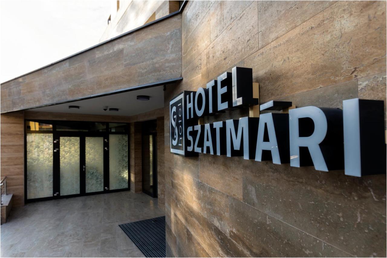 Hotel Szatmari & Etterem Jászberény エクステリア 写真